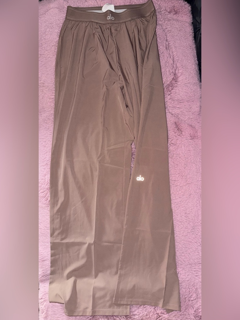 Alo Yoga suit up trousers regular taupe pants size M
